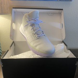 NWT Nike Kyrie Flytrap 4 White Purple Pulse - Men's 7.5 / Women's 9